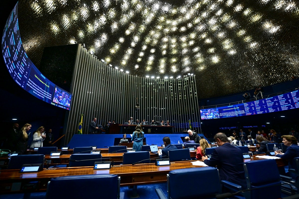 Senado aguarda próximos passos de Flávio para avaliar atuação fora do país