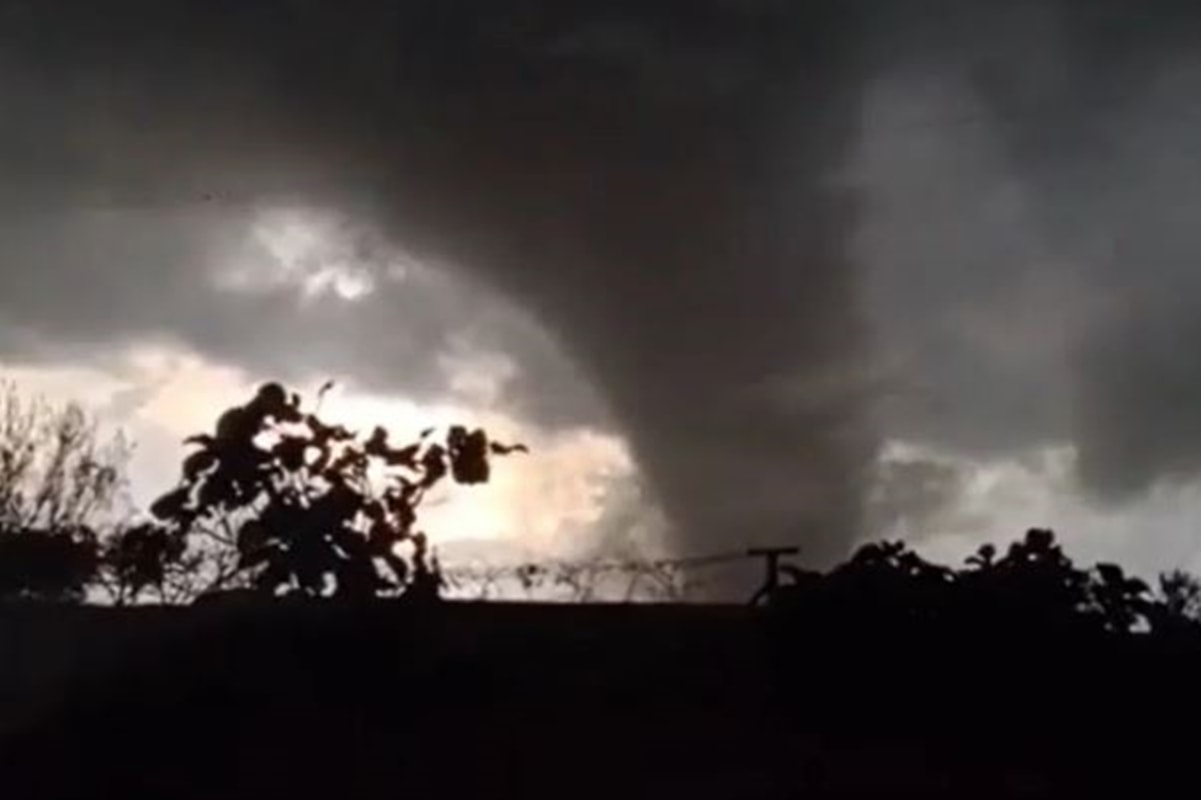 Supercélula: intenso, fenômeno incomum no Brasil causou tornado no RS