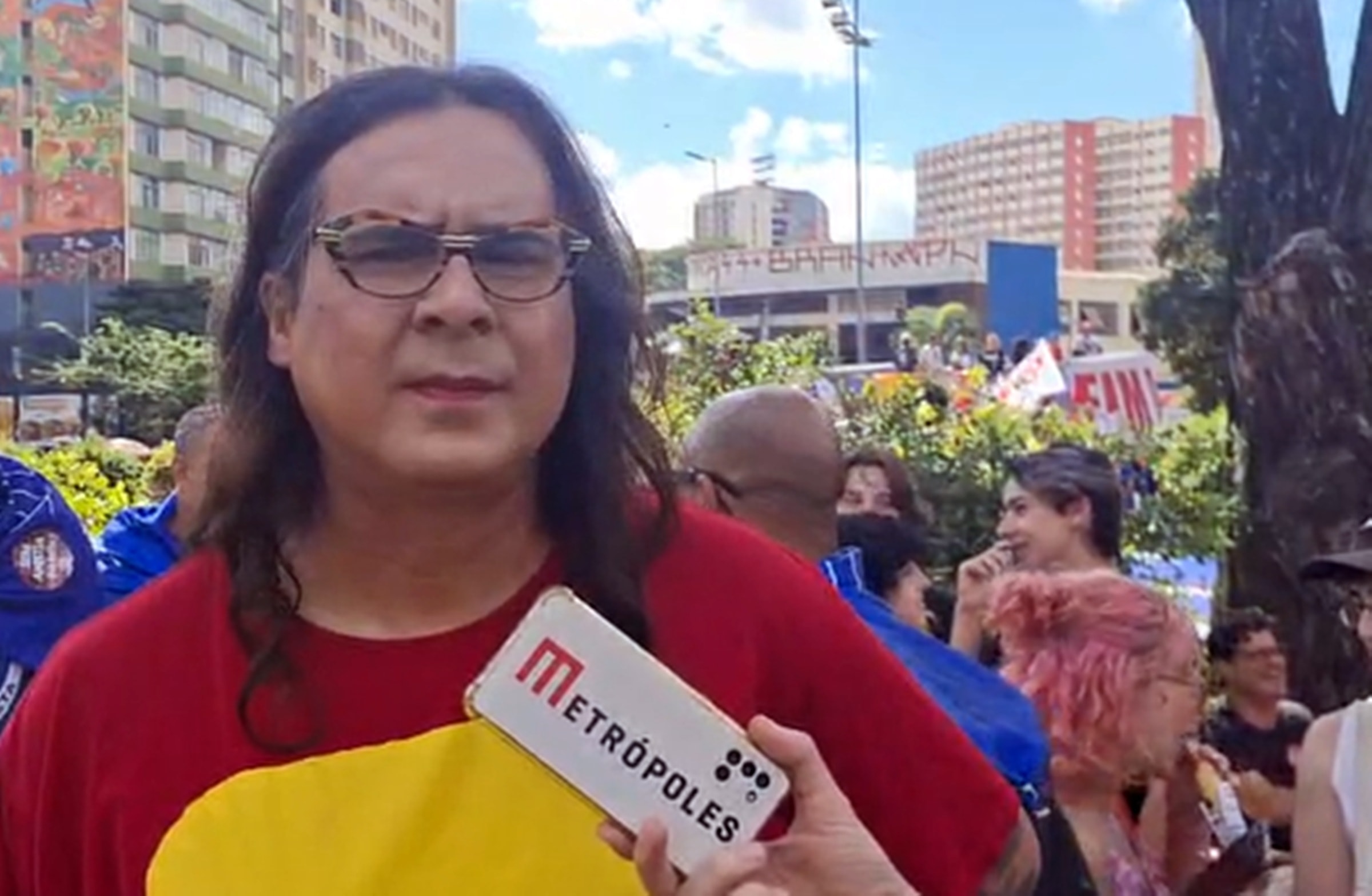 Duda Salabert pede a Alcolumbre suspensão de salário de Flávio Bolsonaro