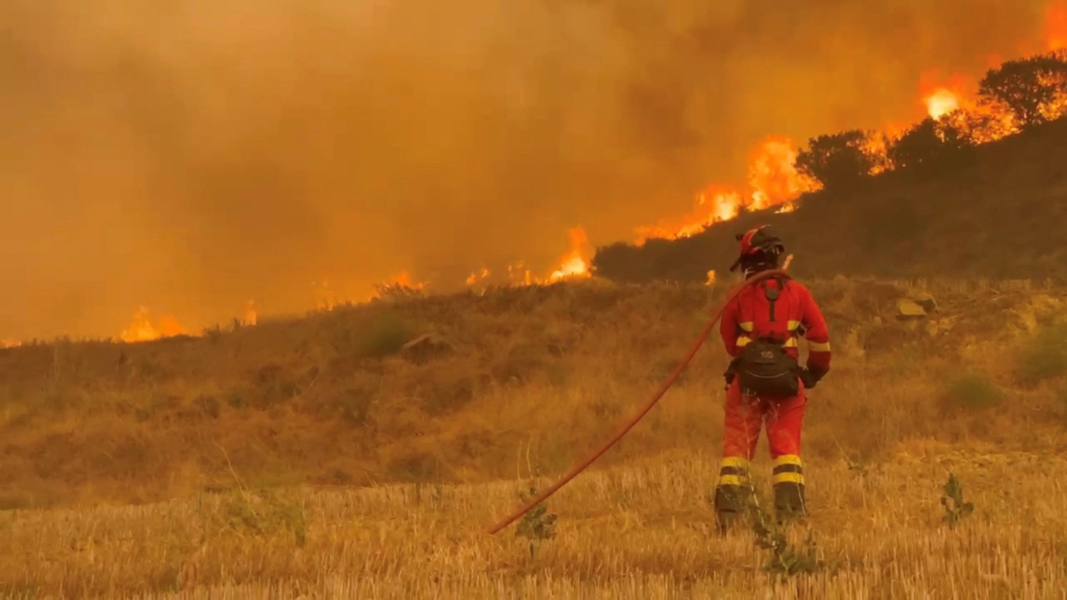 Incêndios provocam evacuações e quedas de energia no estado de Washington