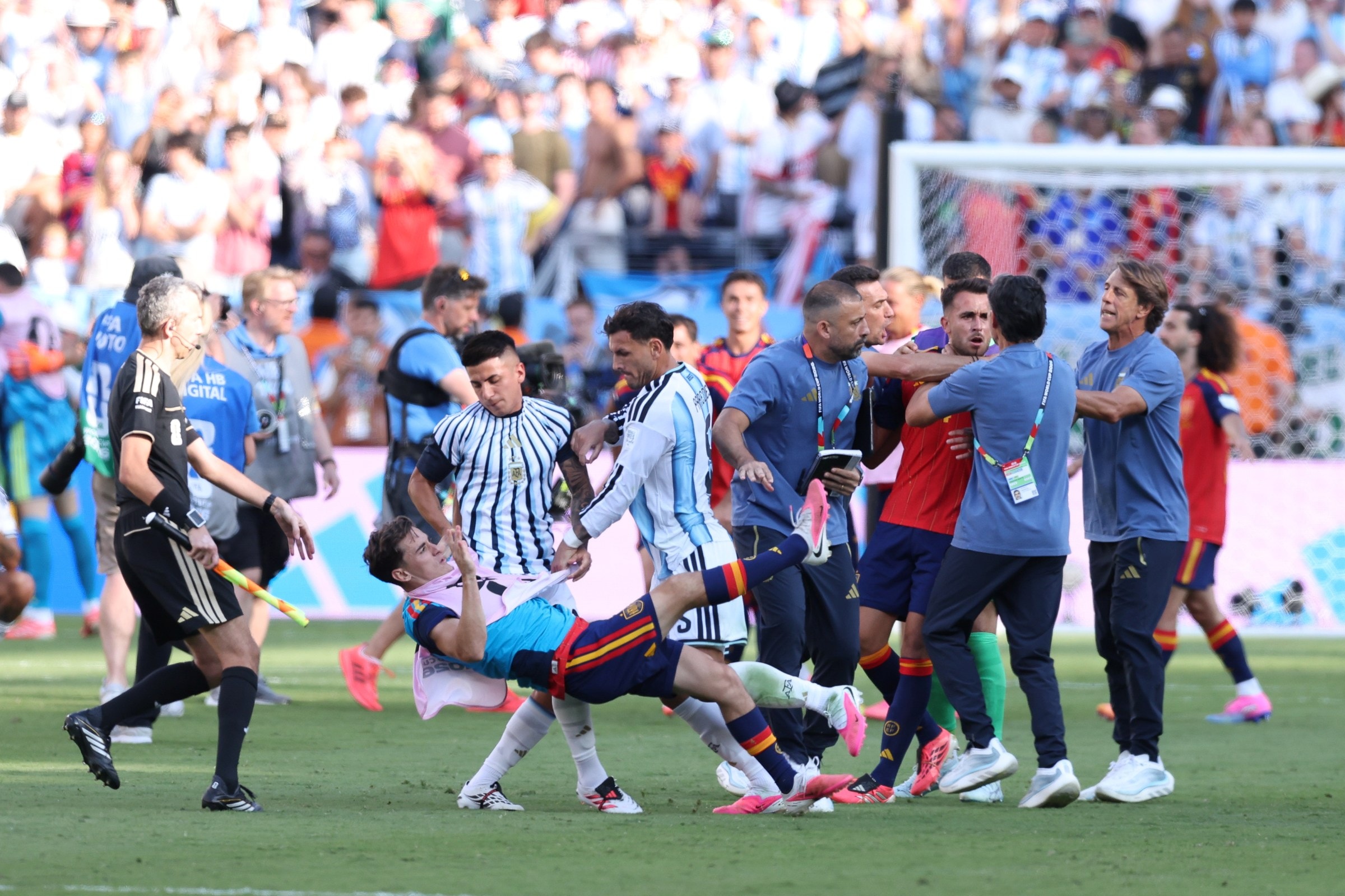 Final da Copa: Fifa abre processos contra argentinos e Gavi por briga