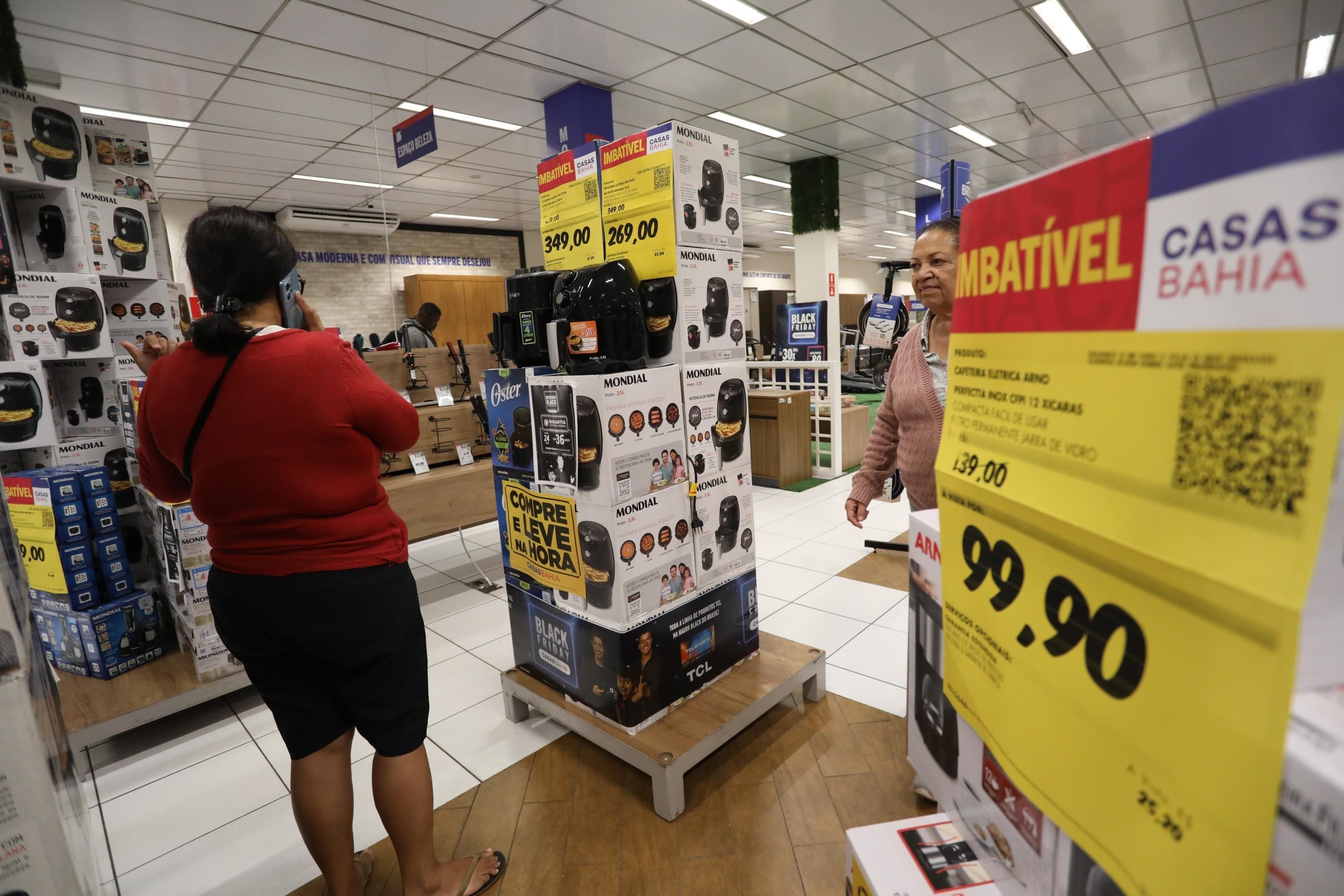 PMI industrial do Brasil cai a 49,1 pontos em maio, diz S&P Global