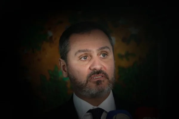 "Violação de competência": AGU vai recorrer ao STF de decisão de Mendonça