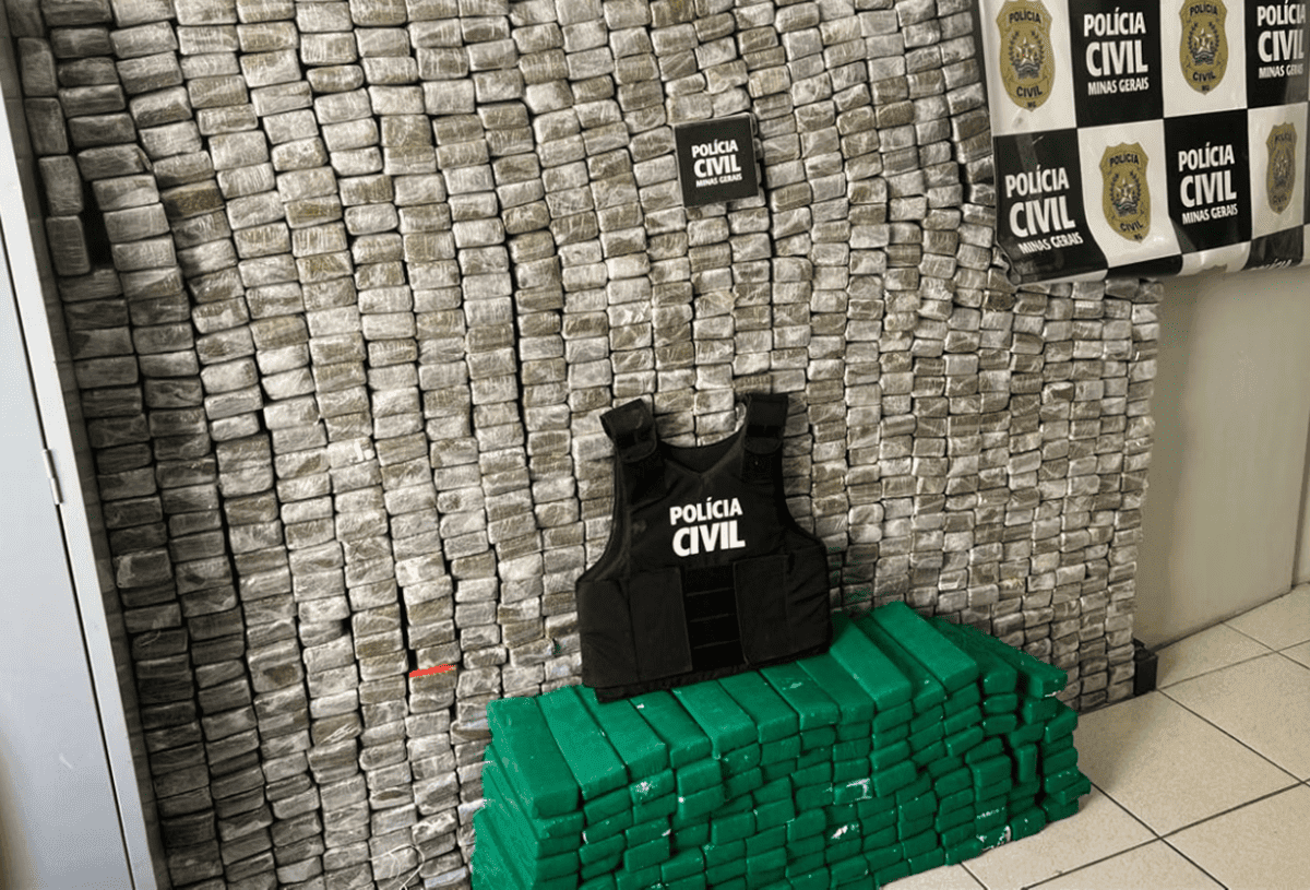 Traficante é preso com 1,5 tonelada de maconha em zona rural de Minas