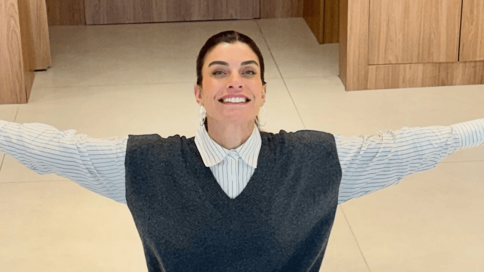 Lima Duarte mostra ritual antes de votar e se emociona; veja