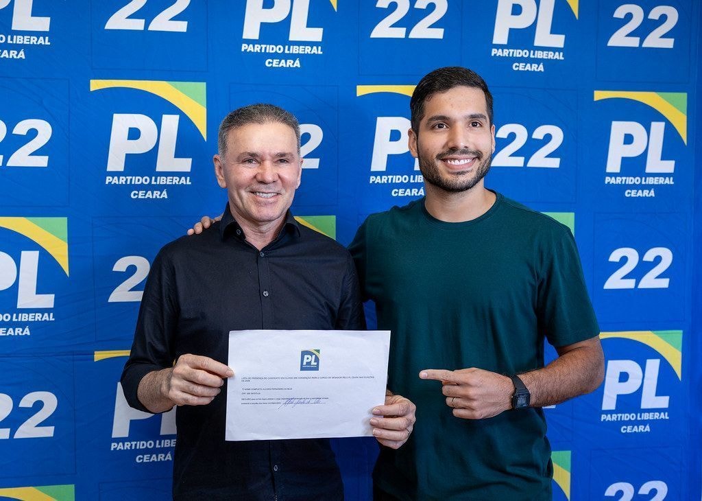 Após crise no clã Bolsonaro, Ciro se diz “honrado” com apoio do PL no Ceará