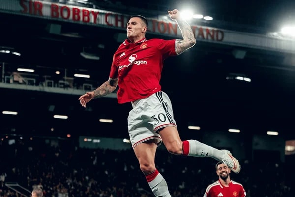 Com gol de Cunha, Manchester United goleia Sabah na Champions League