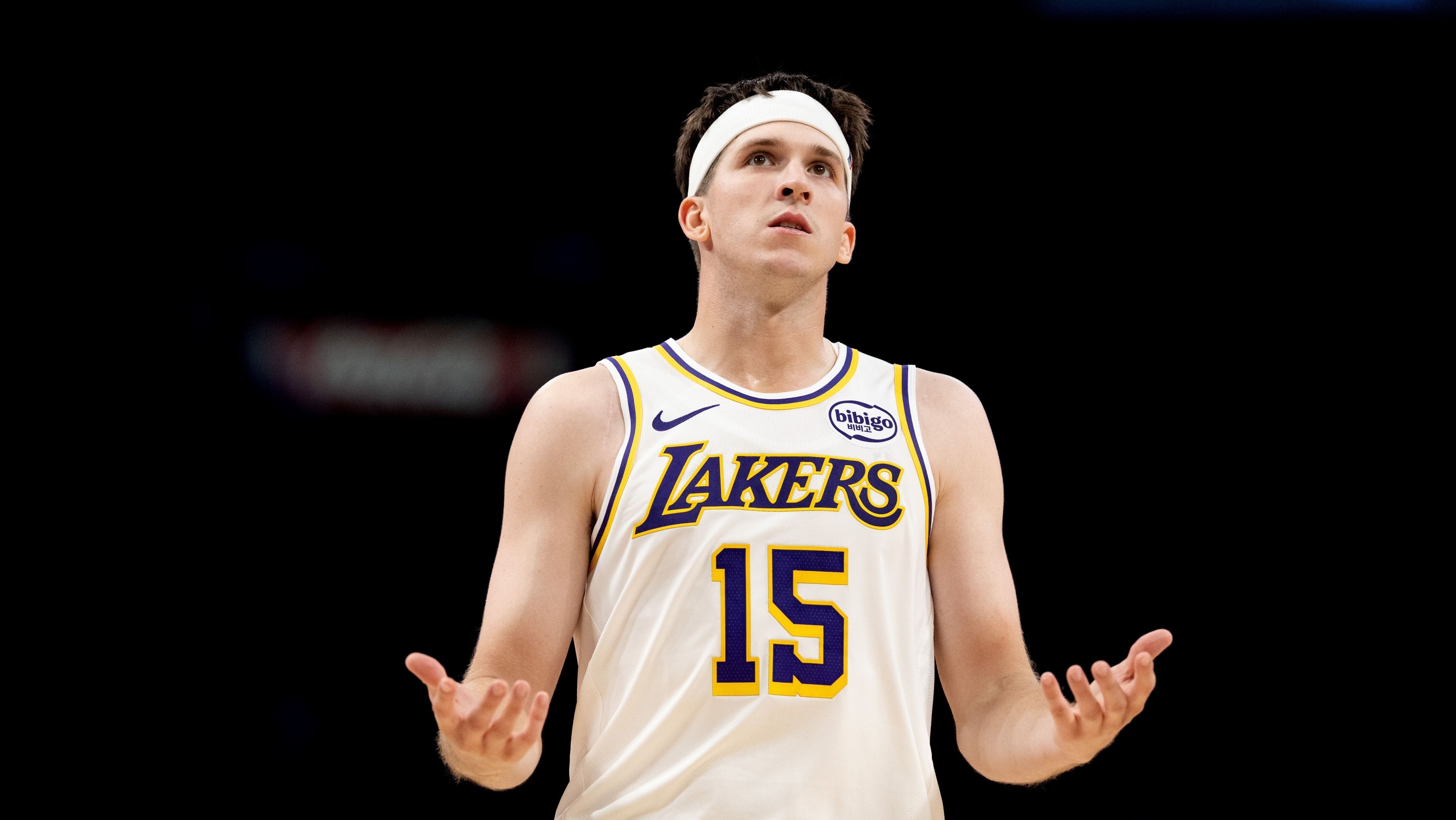 Wembanyama viaja com Spurs mesmo com protocolo de concussão