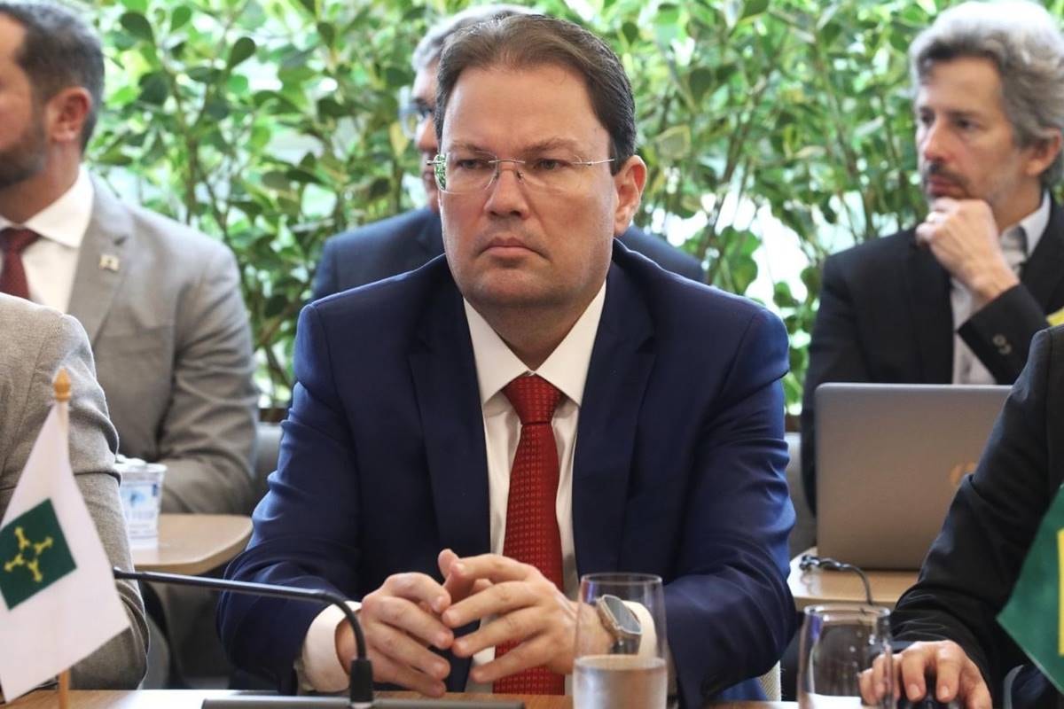 Relator no STJ vota para manter condenação de ex-presidente do Iprev-DF e mais 3; ministro pede vista