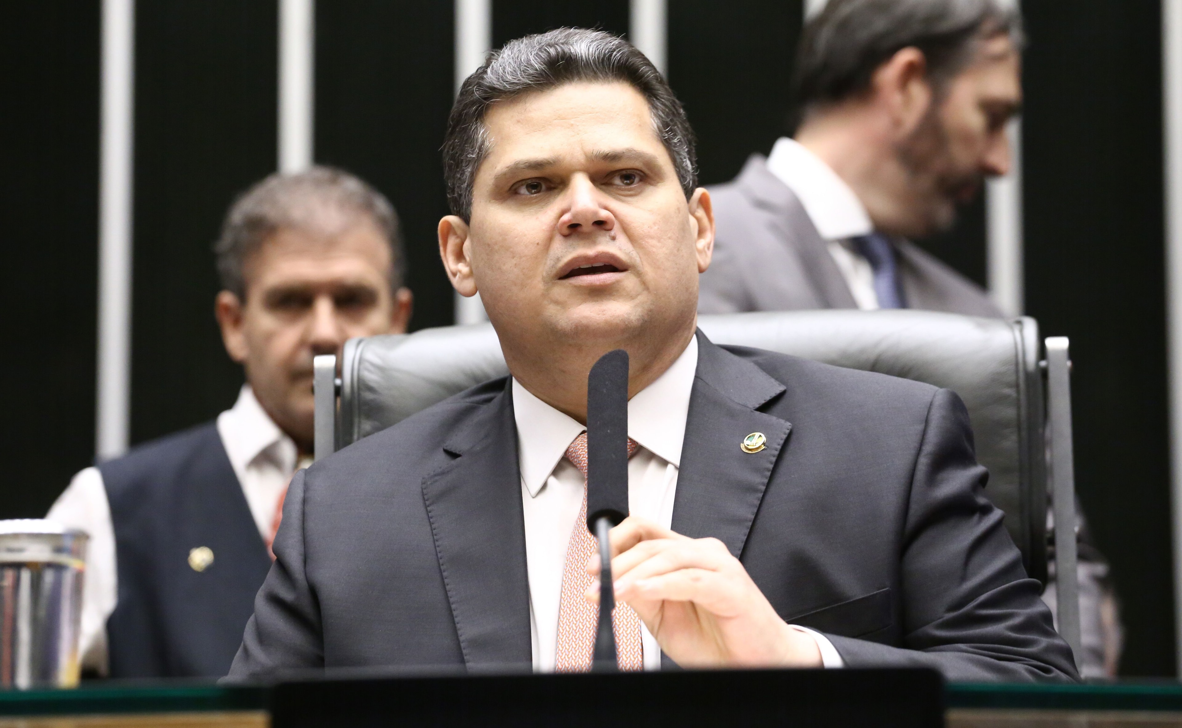 Senado aprova a renovação automática da CNH para “bons condutores”