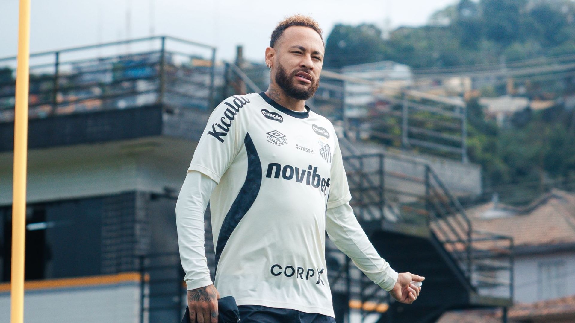 Apresentado, Vozinha revela motivo de escolher Colo-Colo: “Maior do Chile”
