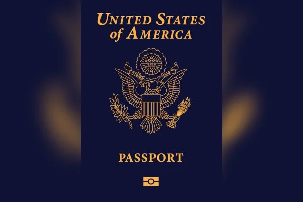 Governo dos EUA libera novo lote de passaportes com imagem de Trump