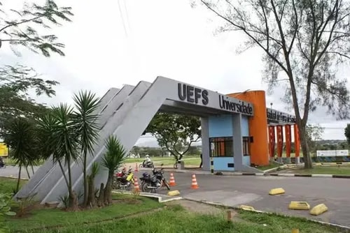 Programa oferece bolsas de até R$ 800 para universitários na Bahia