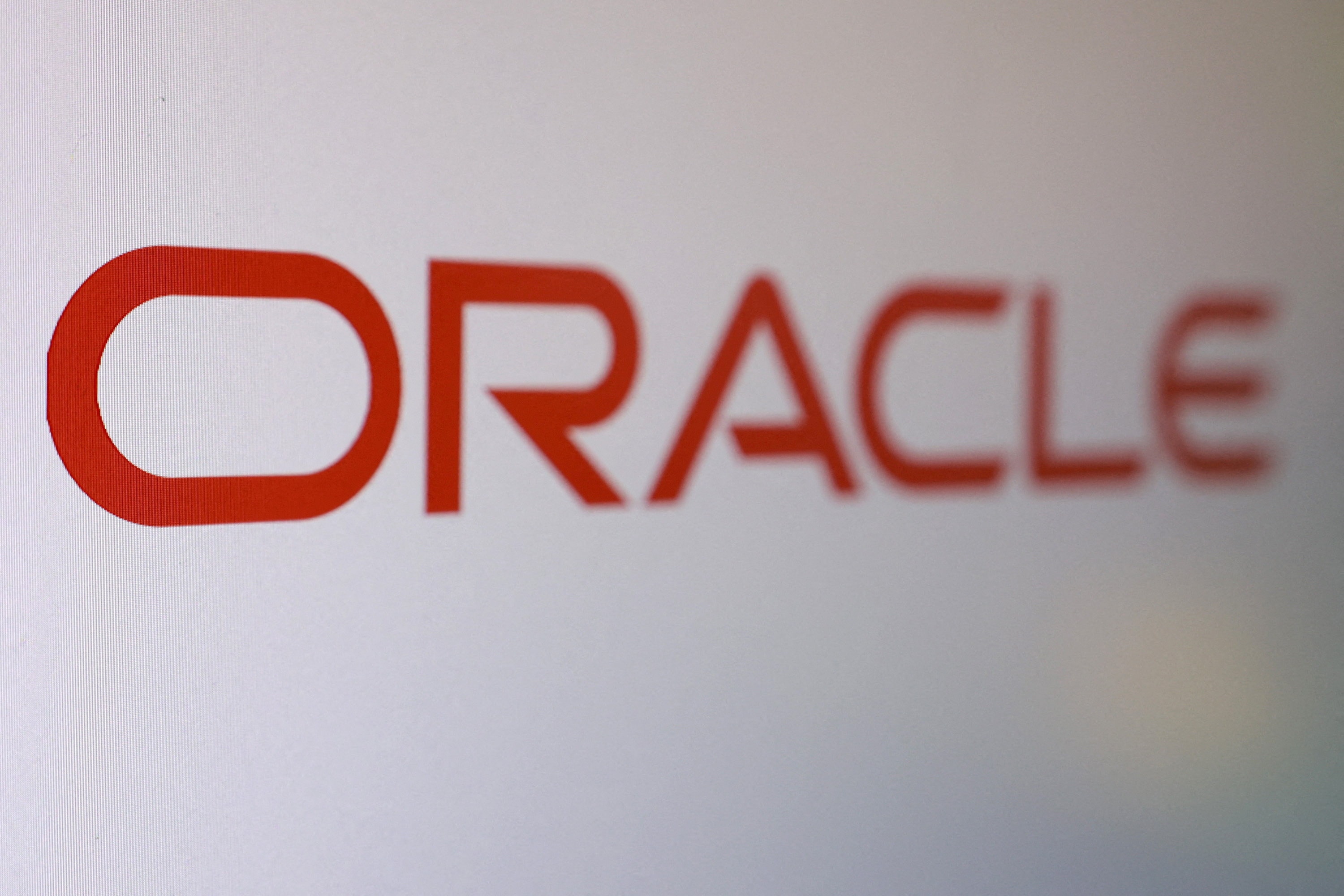 Oracle promete limitar captação para IA e vê pico de investimentos até 2028