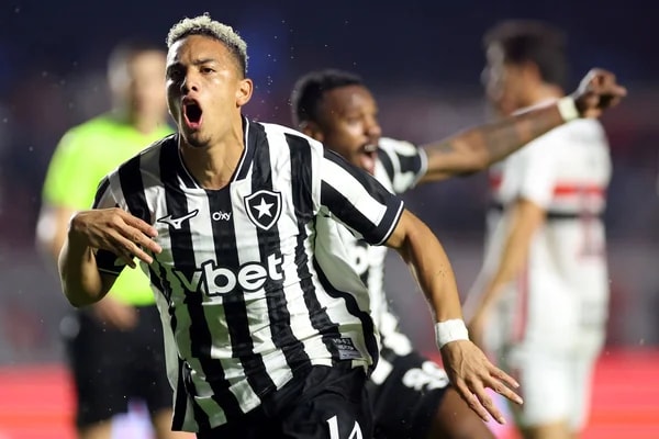 Brasileirão: Vitória tenta quebrar jejum fora de casa contra Botafogo