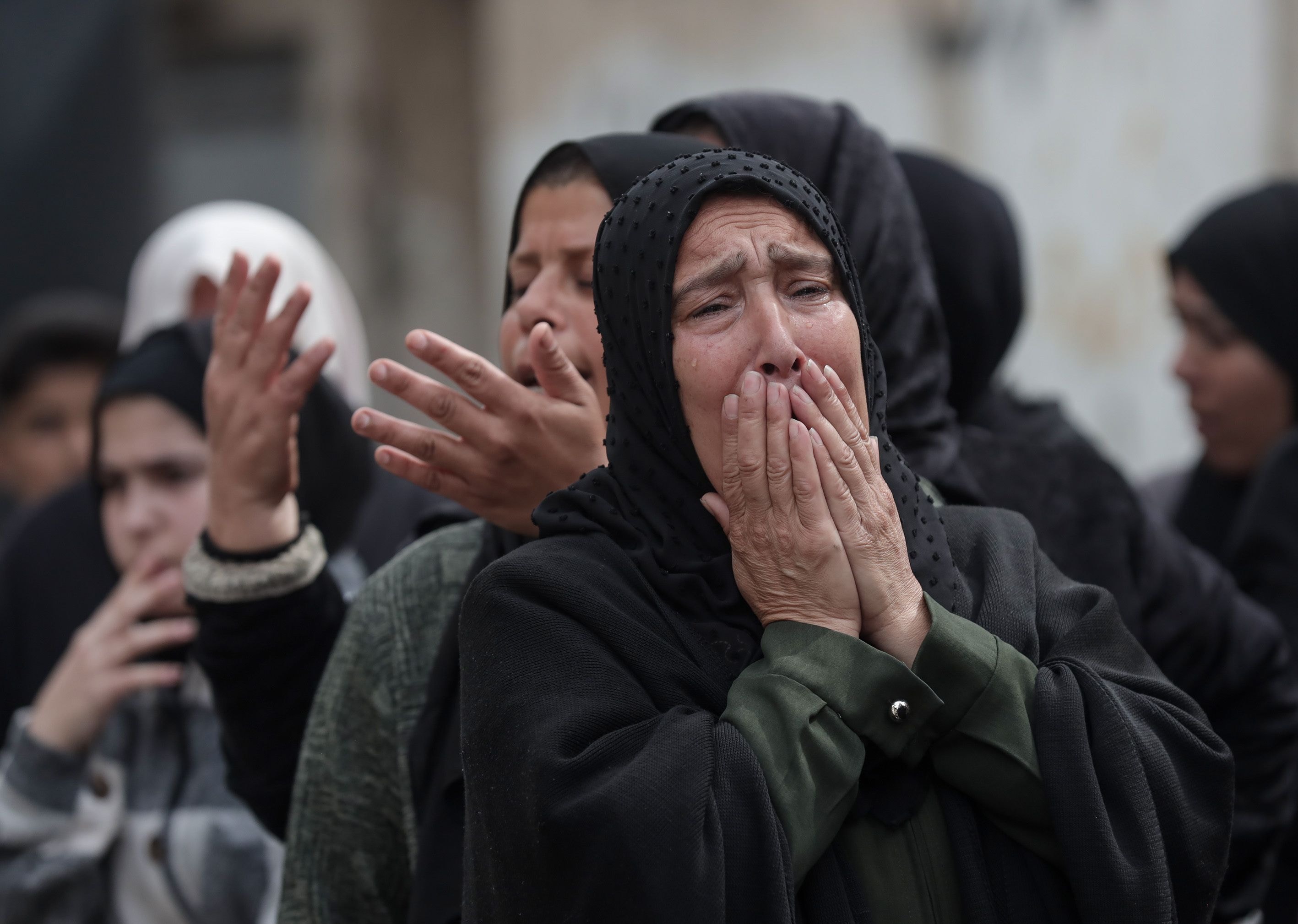 ONU diz que restos mortais em Gaza levantam preocupação de crimes de guerra