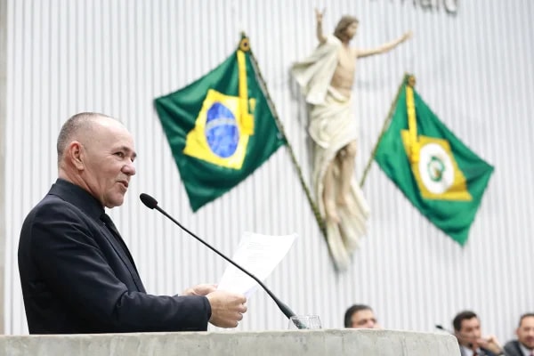 PL do Ceará oficializa Alcides e enterra plano de Michelle ao Senado