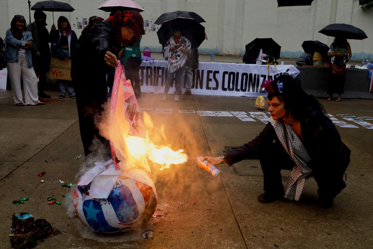 Em meio a protestos, presidente do México garante abertura da Copa