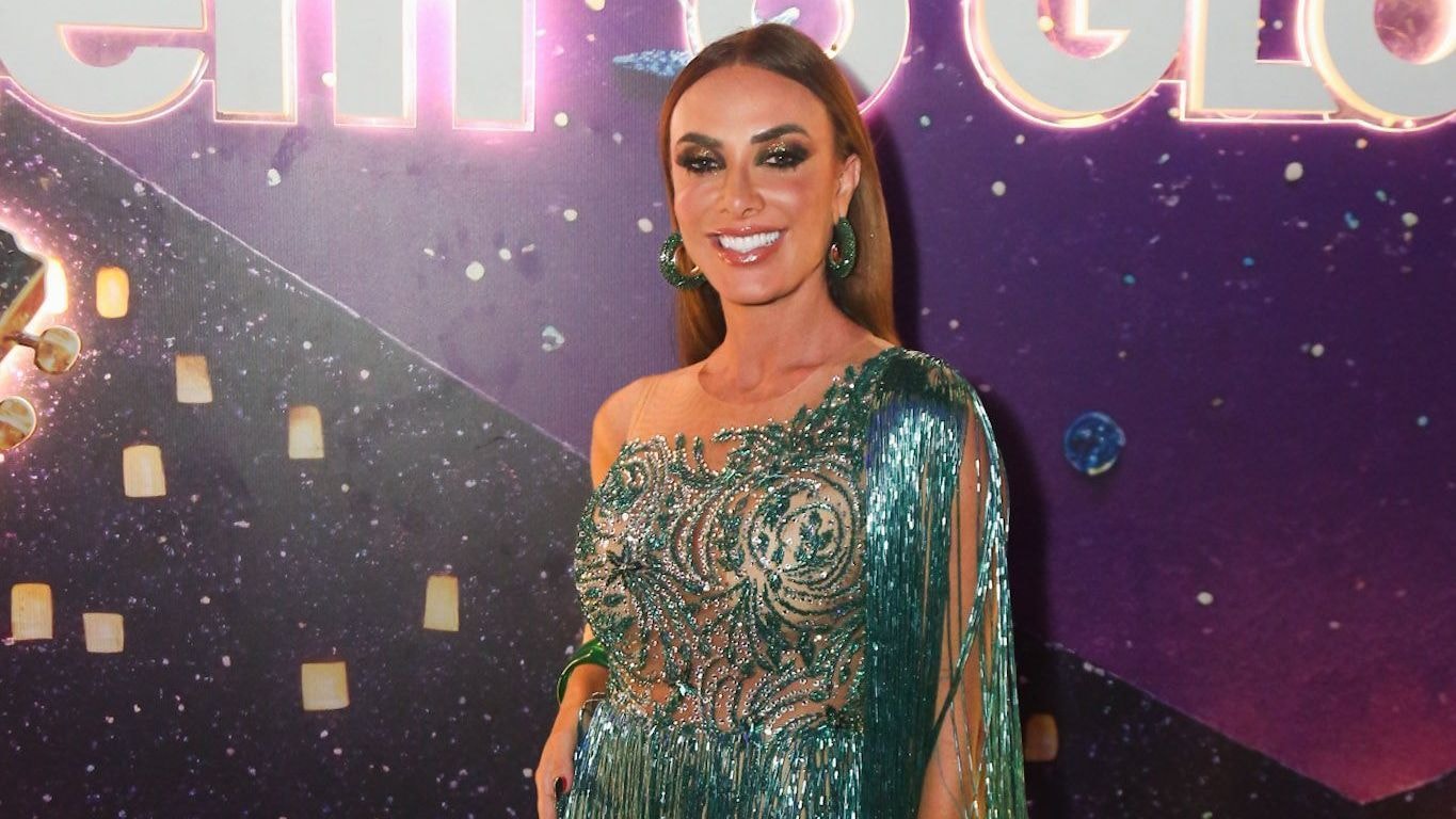 Mocidade coroa rainha para 2027; Fabíola de Andrade ganha novo posto