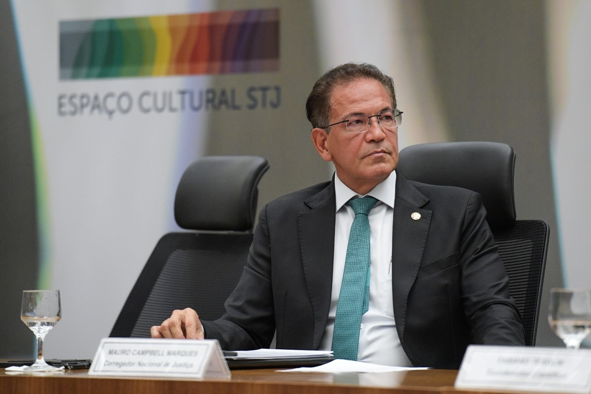 Corregedor abre apuração contra juiz por decisões sobre cursos de medicina
