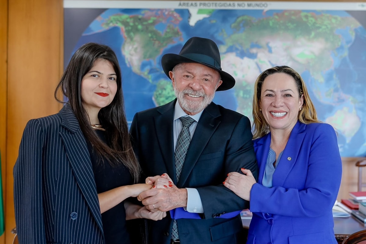 Lula quer palanque em Goiás com Adriana Accorsi e Aava Santiago