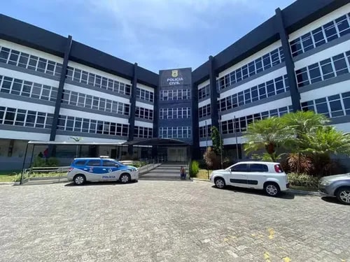 Corpo com marcas de tiros e carbonizado é encontrado em Salvador