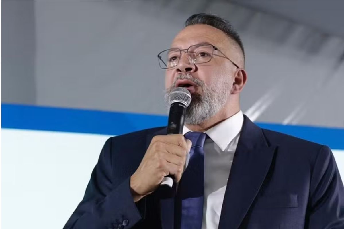 Moraes manda soltar ex-prefeito preso com fuzil em operação da PF