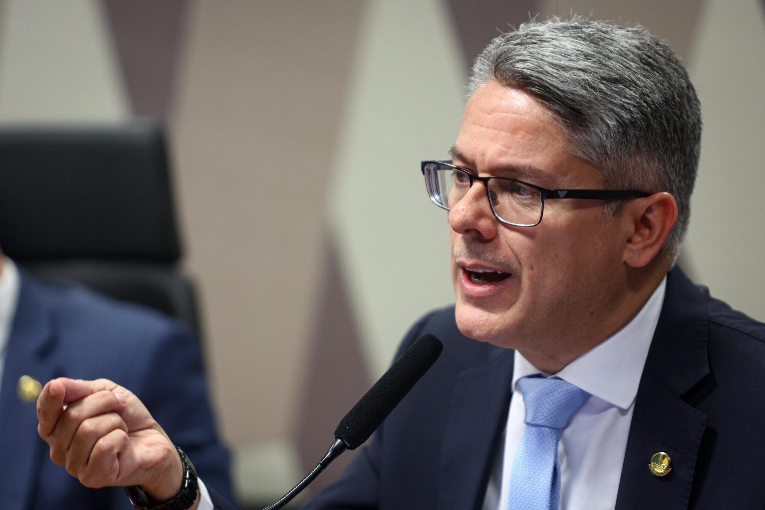 Relator reage à rejeição de relatório em CPI: manobra do governo