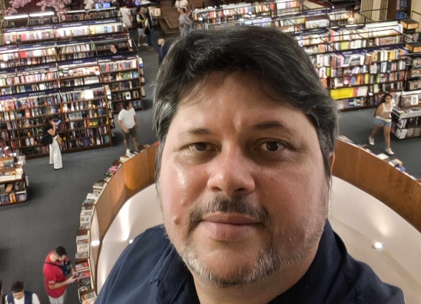 Governo da Argentina deporta jornalista brasileiro crítico de Javier Milei