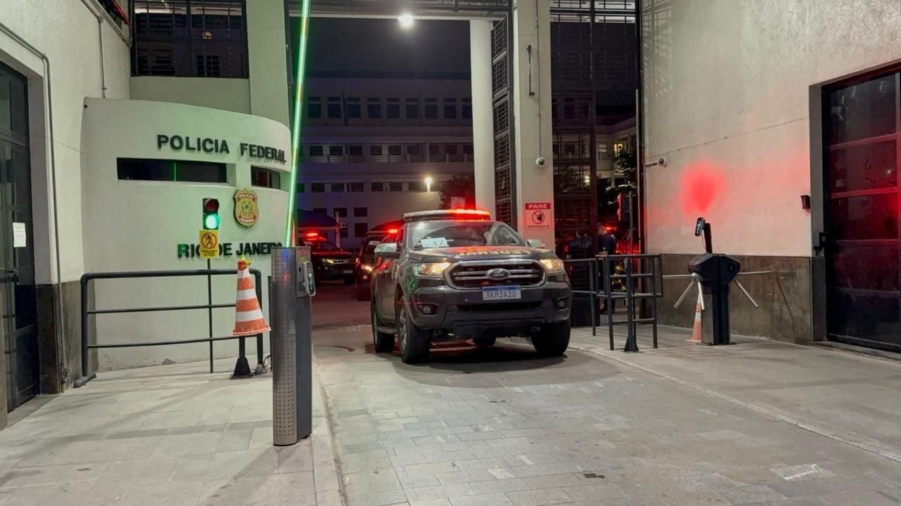 PF faz operação contra corrupção na alfândega do Porto do Rio