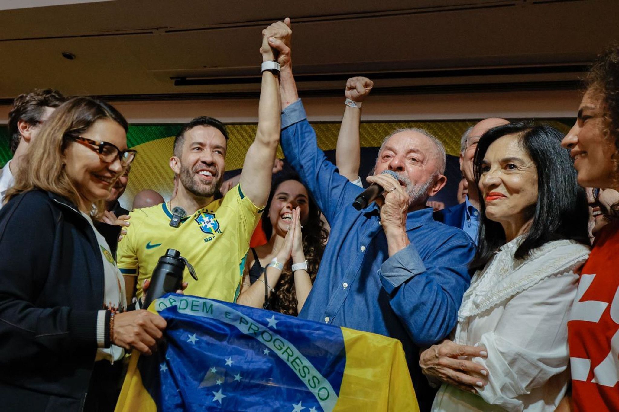 Filho de Trump critica extensão do horário de votação no Brasil