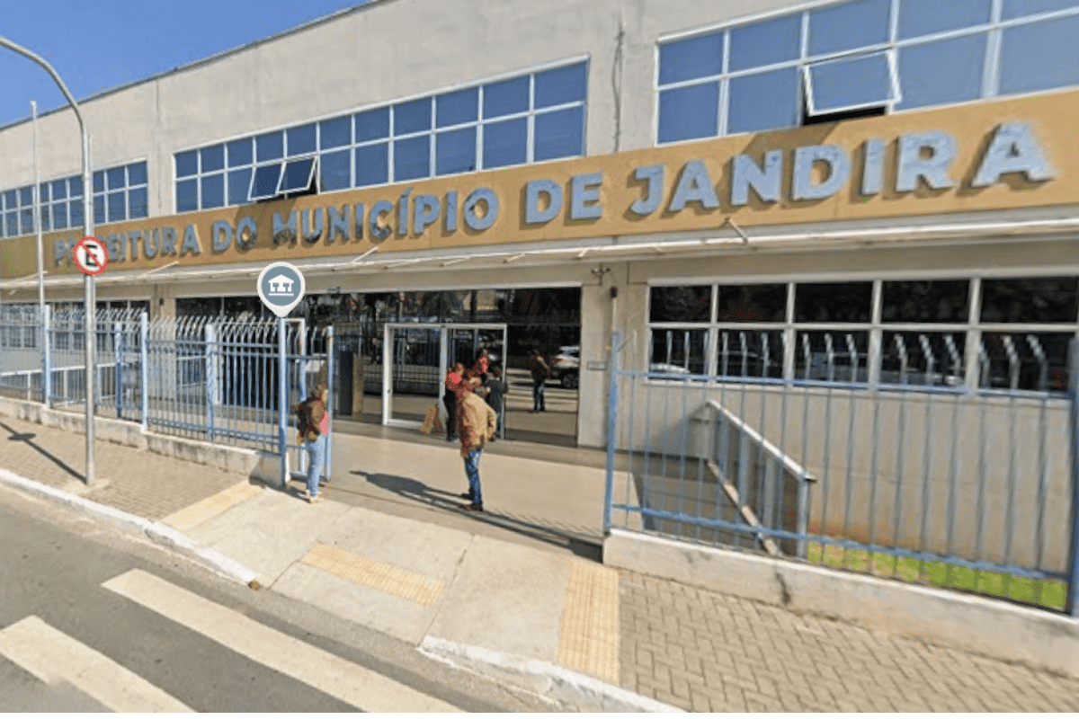 Prefeito e vice de Jandira são condenados por fraude na compra de alimentos