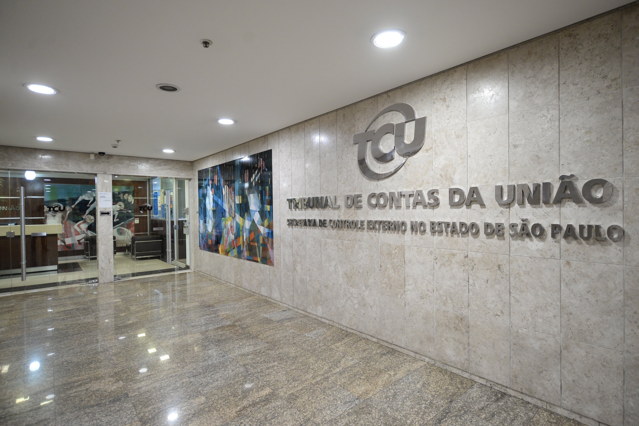 Governo ganha aval do TCU para primeiro leilão de contêineres do ano