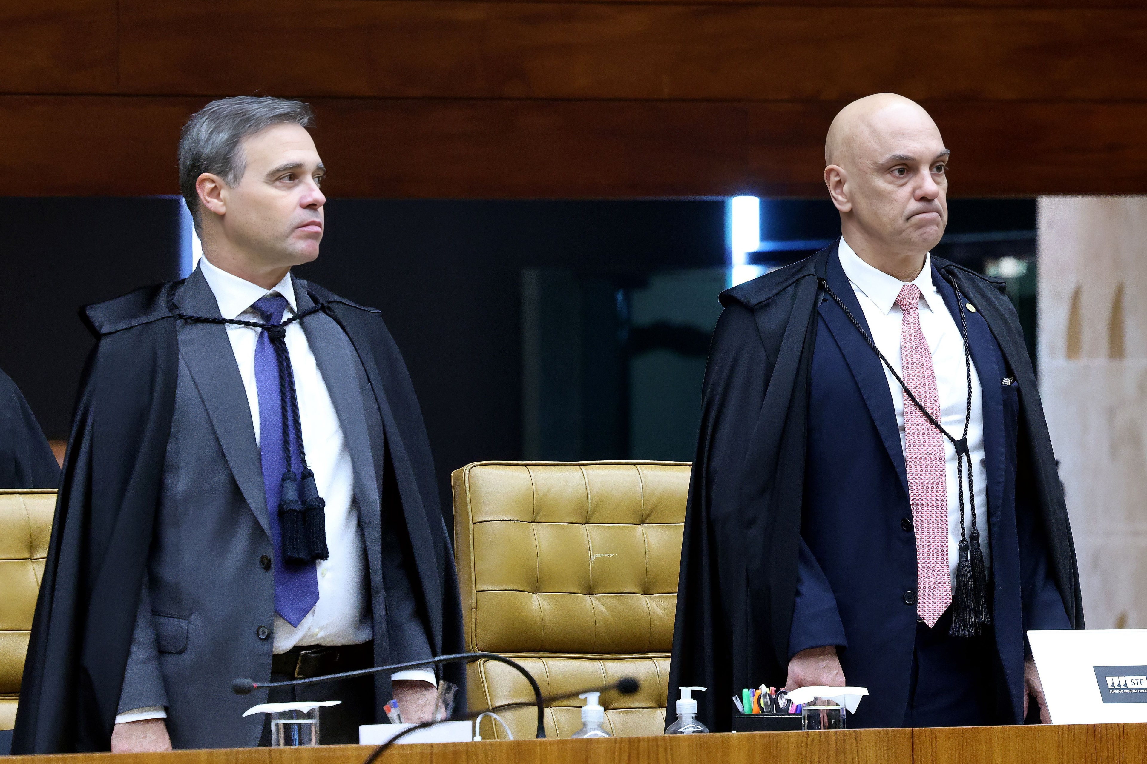 Crise sem precedentes: especialistas citam “ruptura” e “cortina de fumaça”