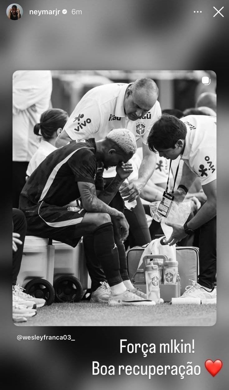 Neymar presta apoio ao Wesley depois de corte da Copa do Mundo