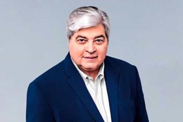 De Caneta Azul a Luís Fabiano, "famosos" tentam carreira política em SP