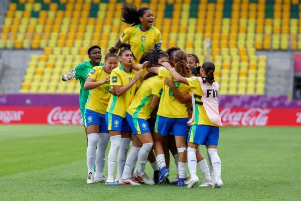 Sem Marta, Arthur Elias convoca Seleção Feminina para amistosos