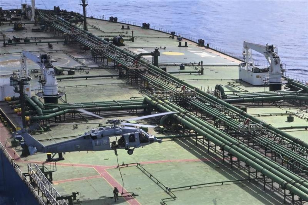 EUA intercepta no Oceano Índico novo petroleiro ligado ao Irã. Veja vídeo