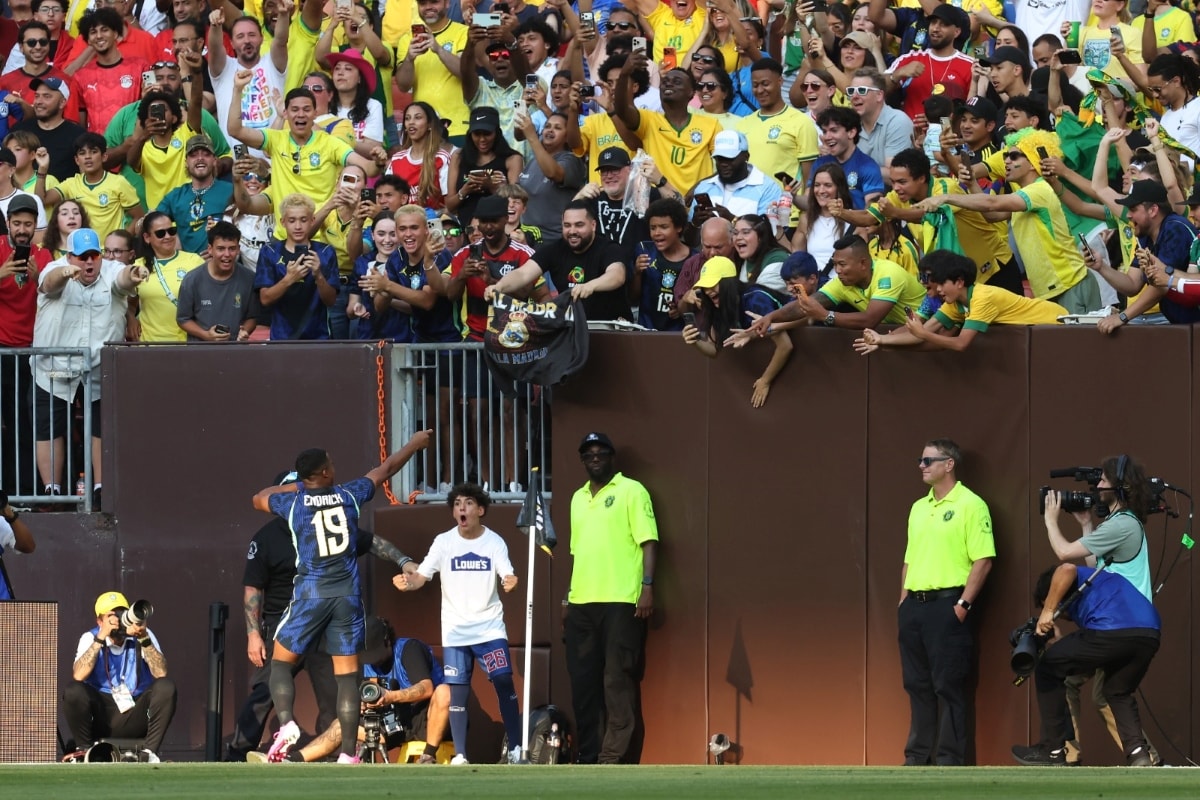 Endrick marca no início do 2° tempo e coloca Brasil na frente; veja