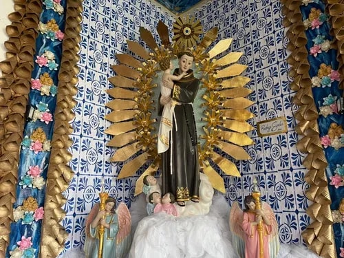 Altar de cinco metros celebra 20 anos de devoção a Santo Antônio