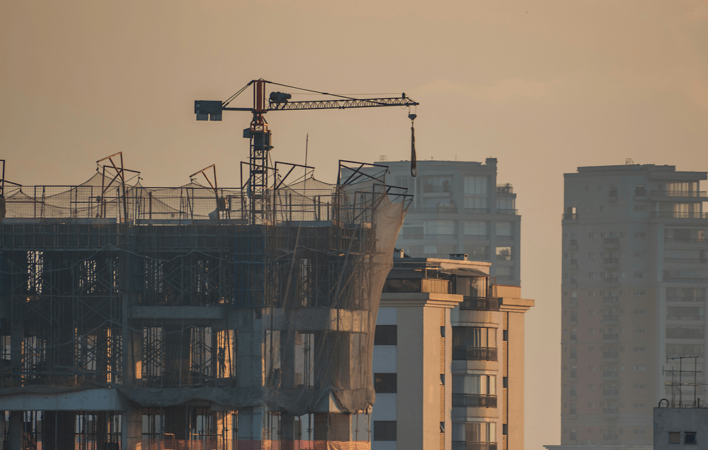 Repasse de 10% no preço dos imóveis deixa construtoras respirarem, apesar da Selic