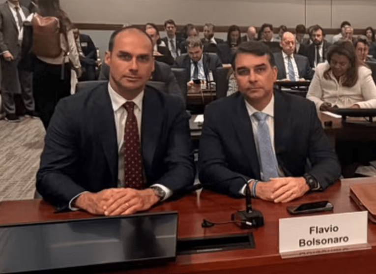 PT pede ao TSE investigação sobre Flávio e Eduardo por interferência estrangeira