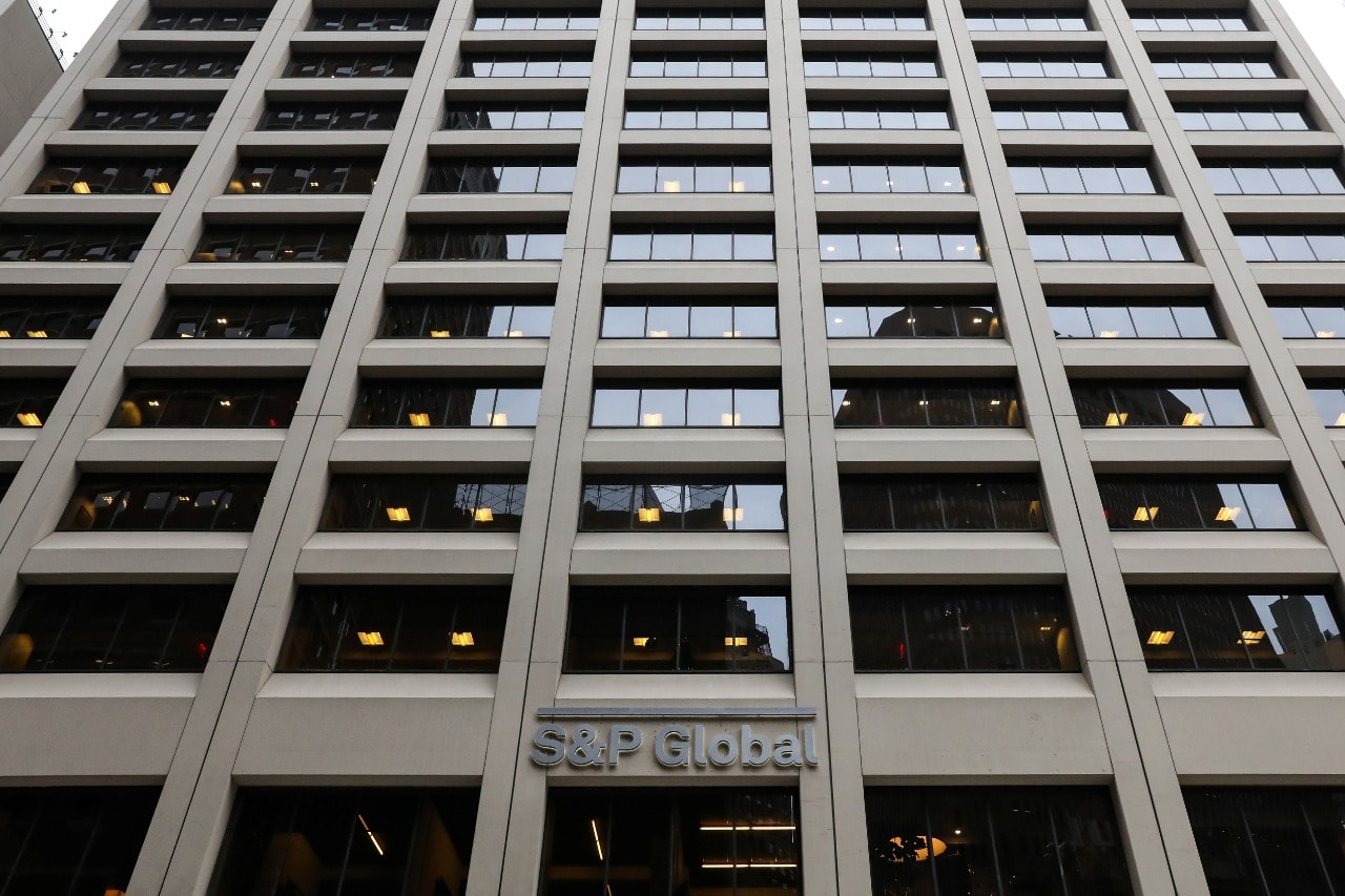PMI: Setor de serviços do Brasil volta a contrair com demanda menor