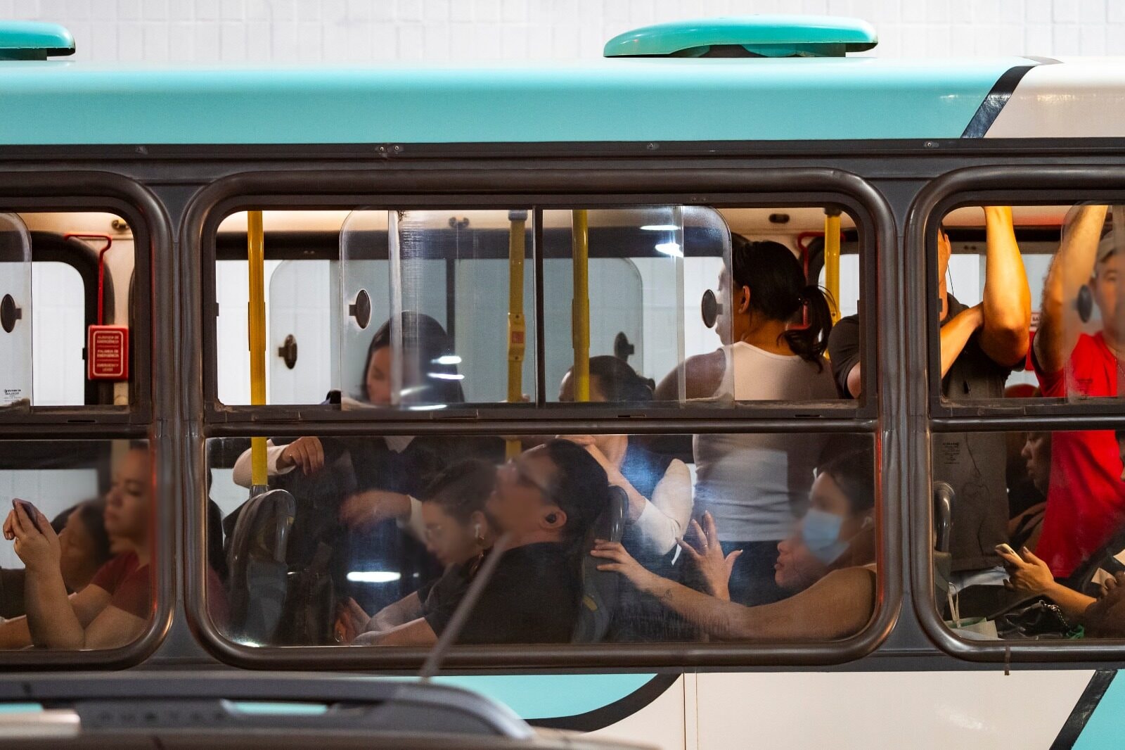 Em plenário esvaziado, Câmara aprova marco legal do transporte público