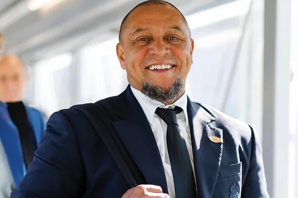 Pentacampeão, Roberto Carlos diz ter perdido 99% do que ganhou no futebol