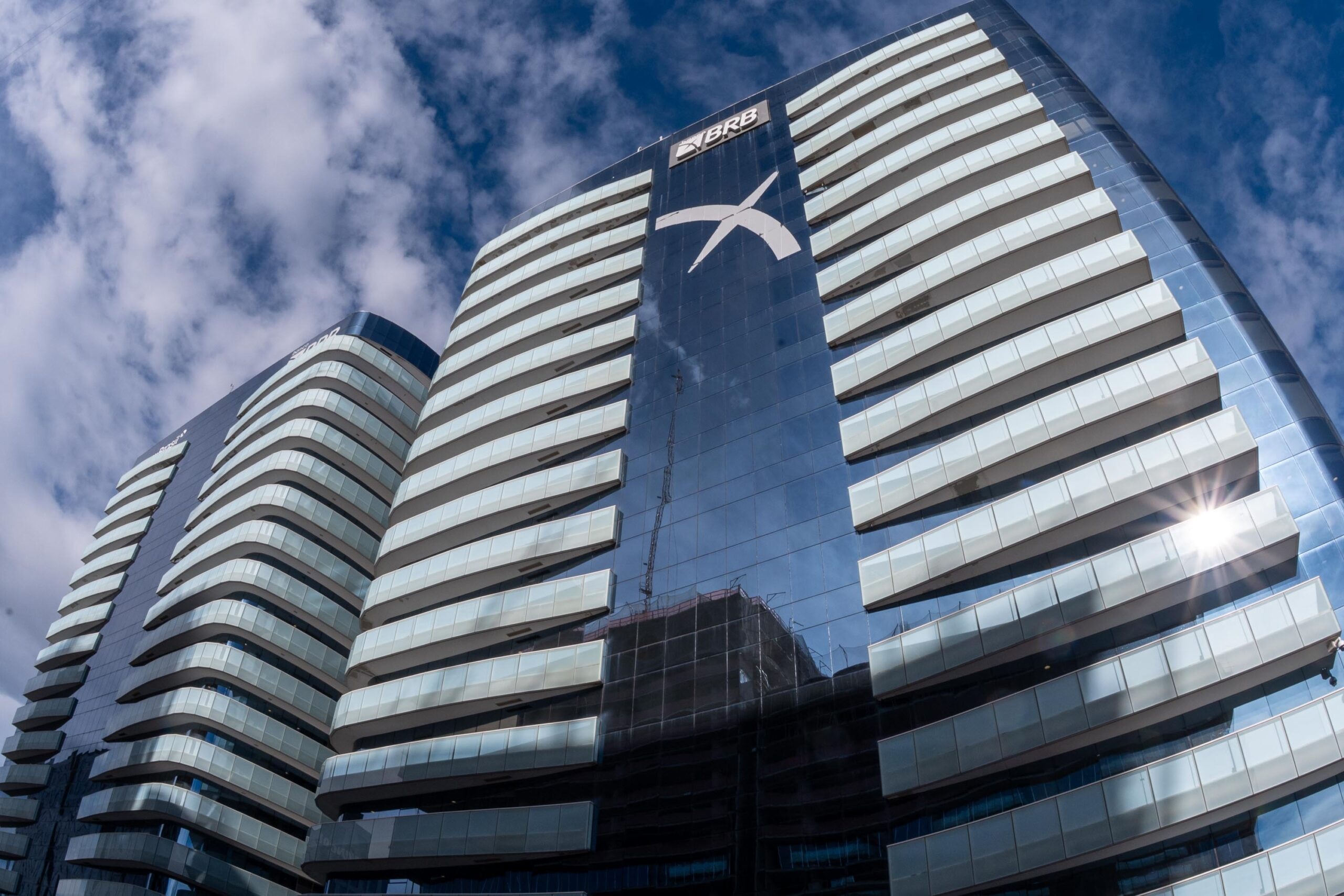 Desembargador suspende de novo uso de bens do DF para socorrer BRB