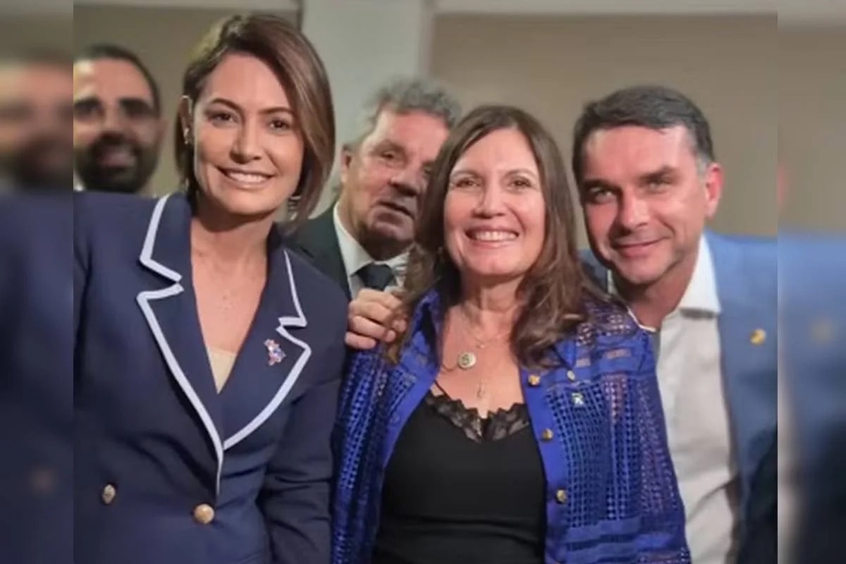 Flávio, Michelle e Bia convocam ato em Brasília: "Homenagem ao capitão"