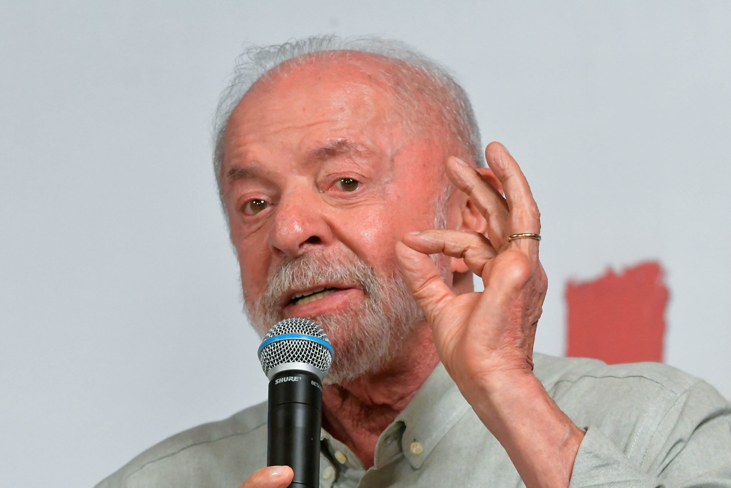 Lula admite erros e diz que fez a "campanha menos organizada desde 1989”