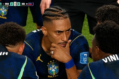 Raphinha tem lesão confirmada e vira dúvida na Copa do Mundo 2026