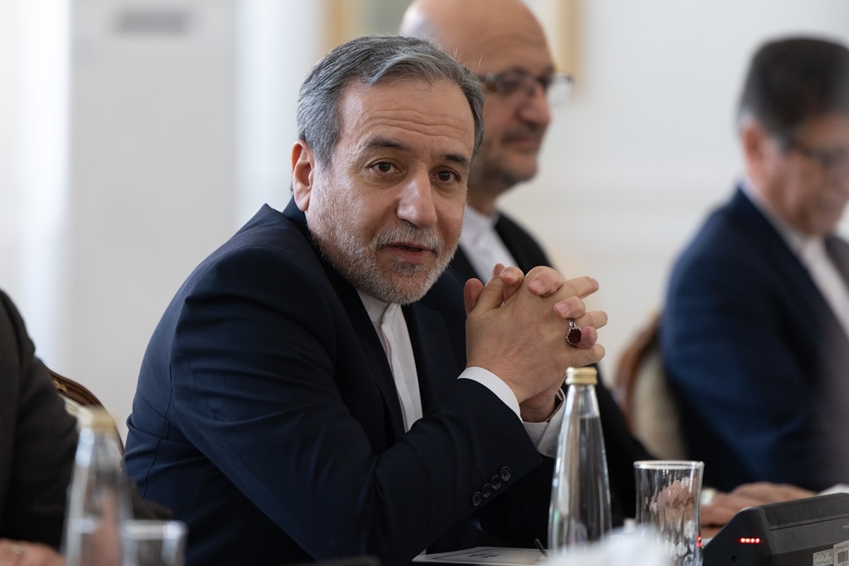 Irã faz alerta após visita de Netanyahu aos Emirados Árabes Unidos